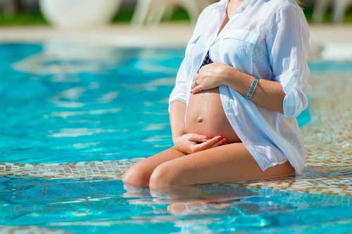 فواید شنا برای بارداری